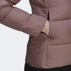 ADIDAS Essentials Midweight Down Hooded Jacket -Motion Style k8d577e2e5d41be9392ee1a46c55187df